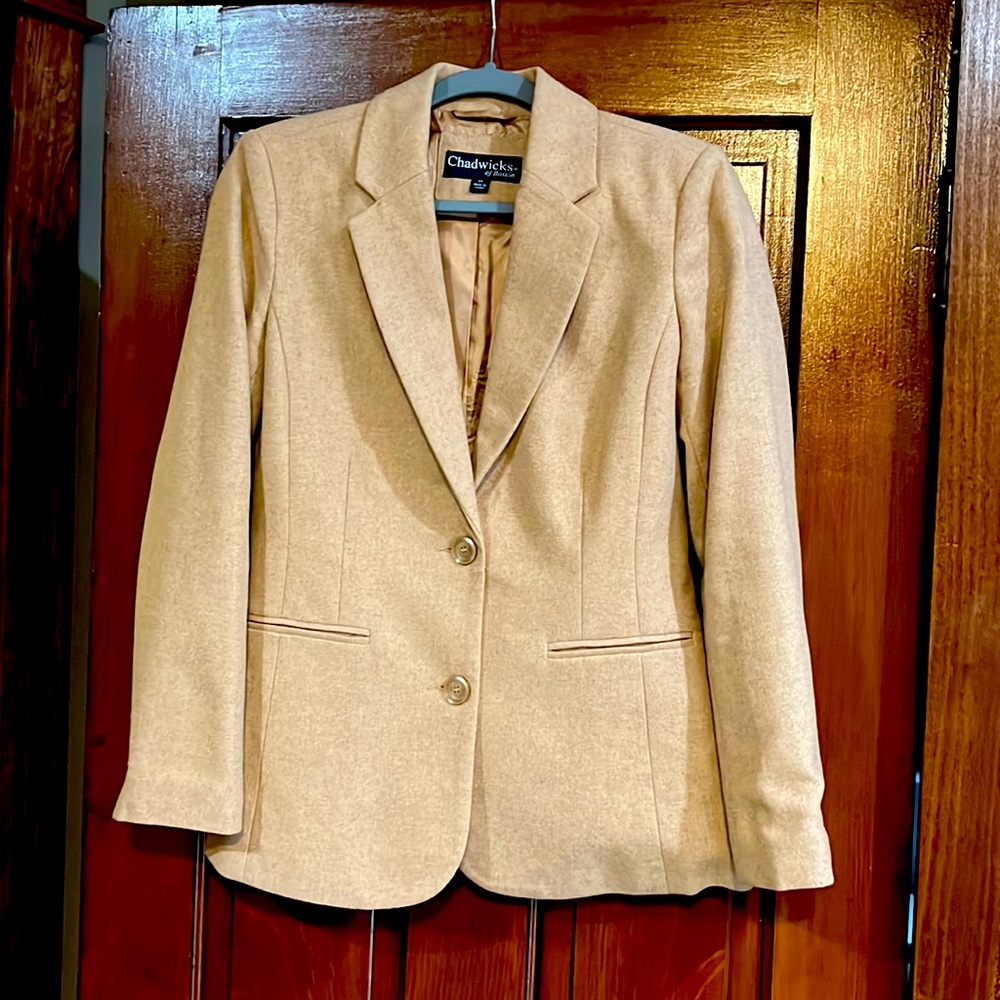 Barely Worn Women’s Wool Blend Blazer from Chadwick’s. Size 4.